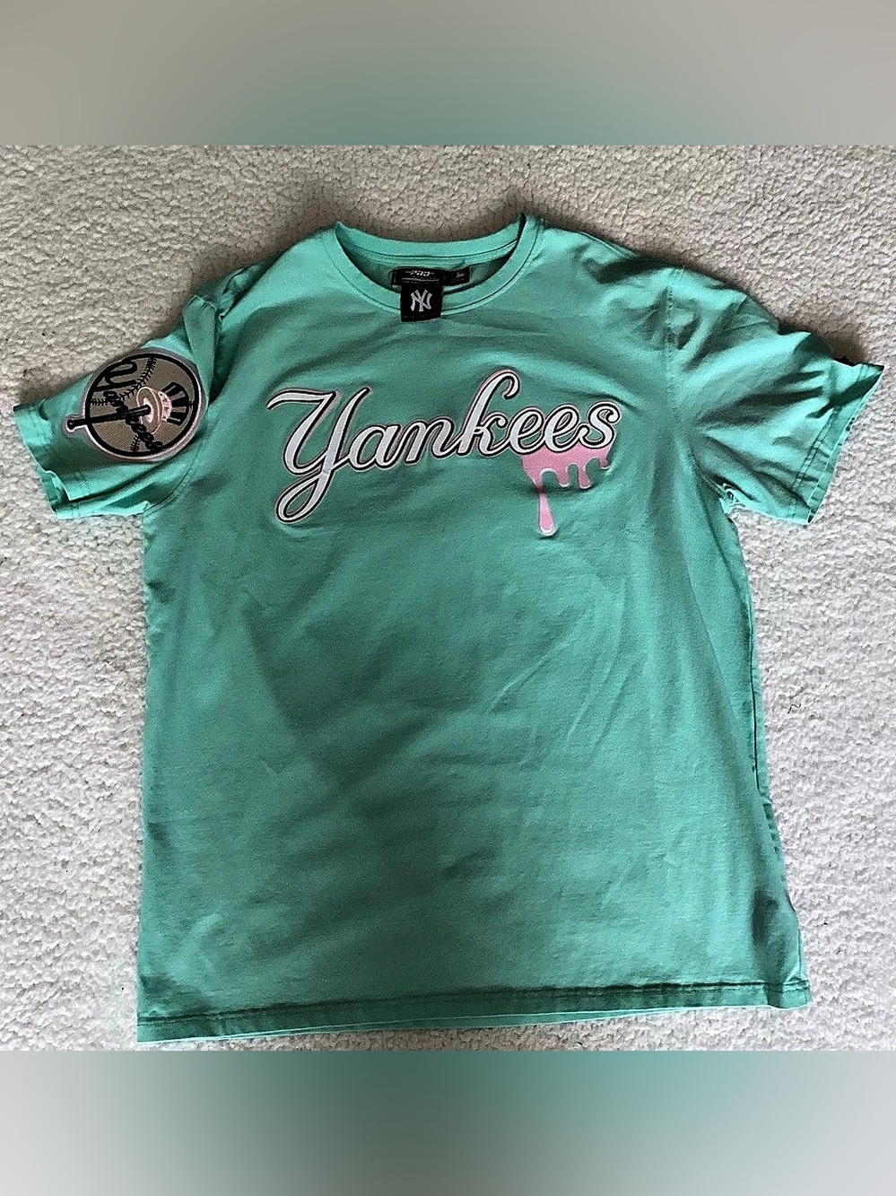 Pro Standard Yankees Mint Pink Graphic Tee Large MLB Streetwear Y2K